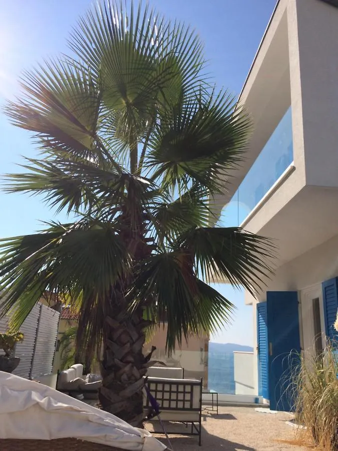 Seaside Villa With Private Pool Home By The Sea - Villa Traù